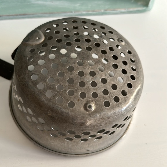 Vintage Aluminum Fryer Basket Colander - Picture 8 of 9